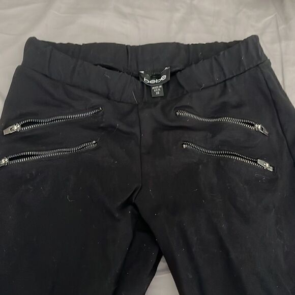 Bebe zippered front stretch leggings sz XS - Picture 2 of 3